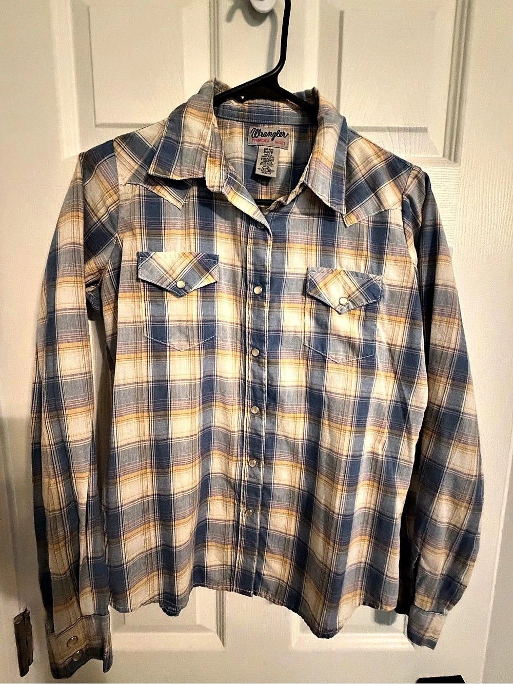 Wrangler Plaid Pearl Snap Shirt in Blue & Yellow Size S.